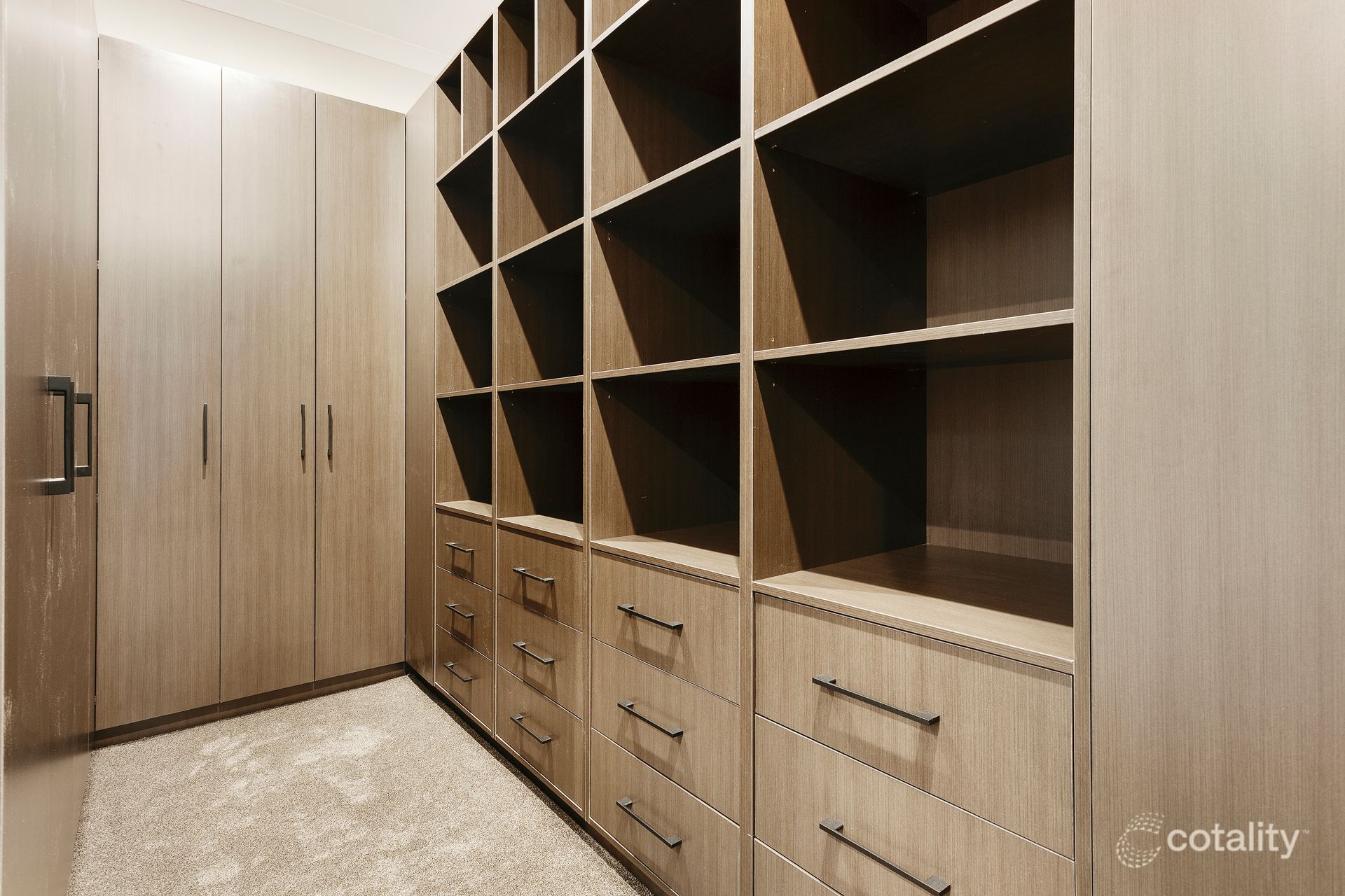 27 Cambridge Dr, Glen Waverley, VIC 3150