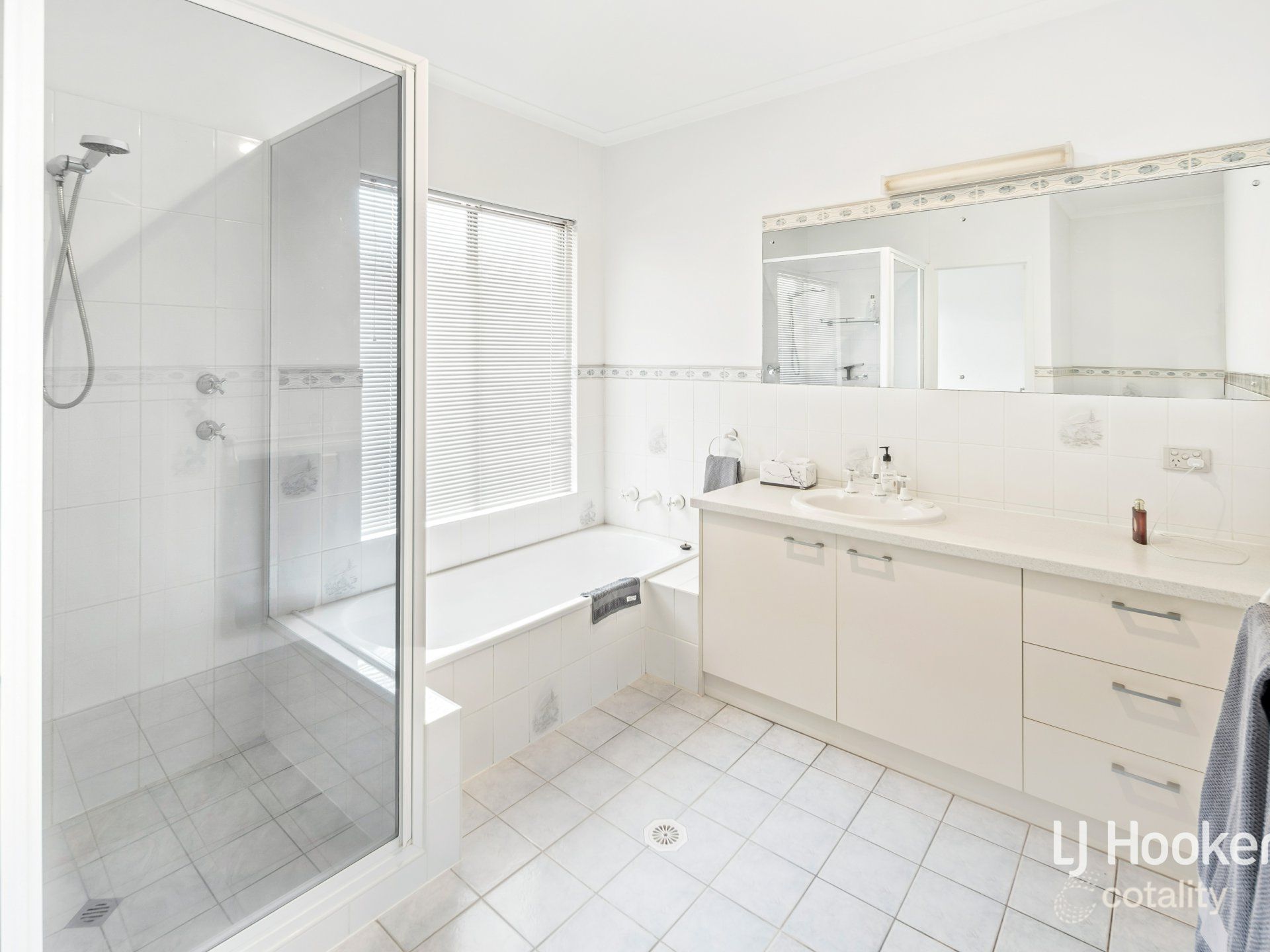 57 Cromwell Dr, Desert Springs, NT 0870