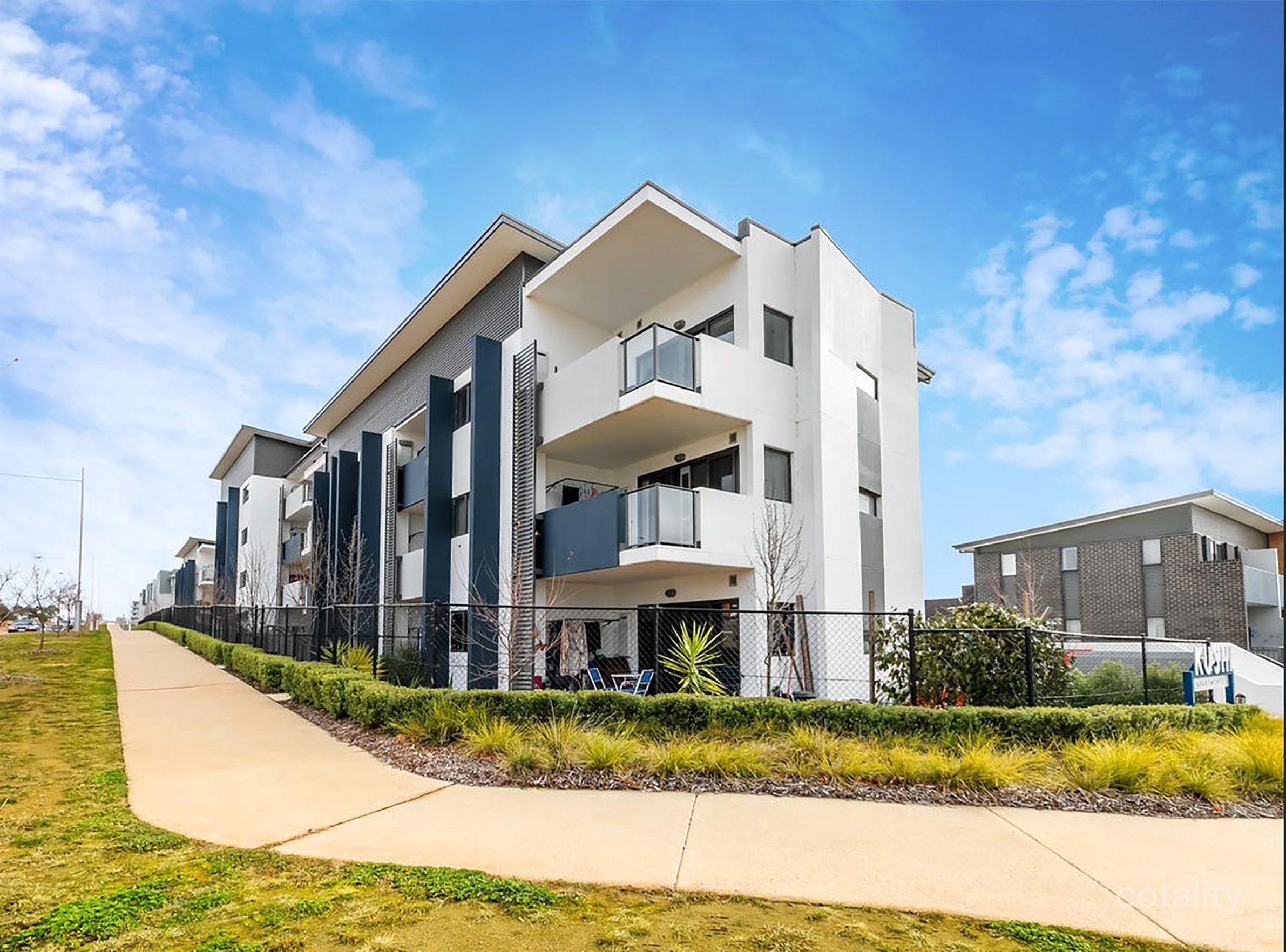 28/60 John Gorton Dr, Coombs, ACT 2611