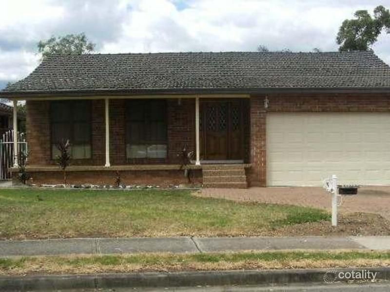 3 Zircon St, Bossley Park, NSW 2176