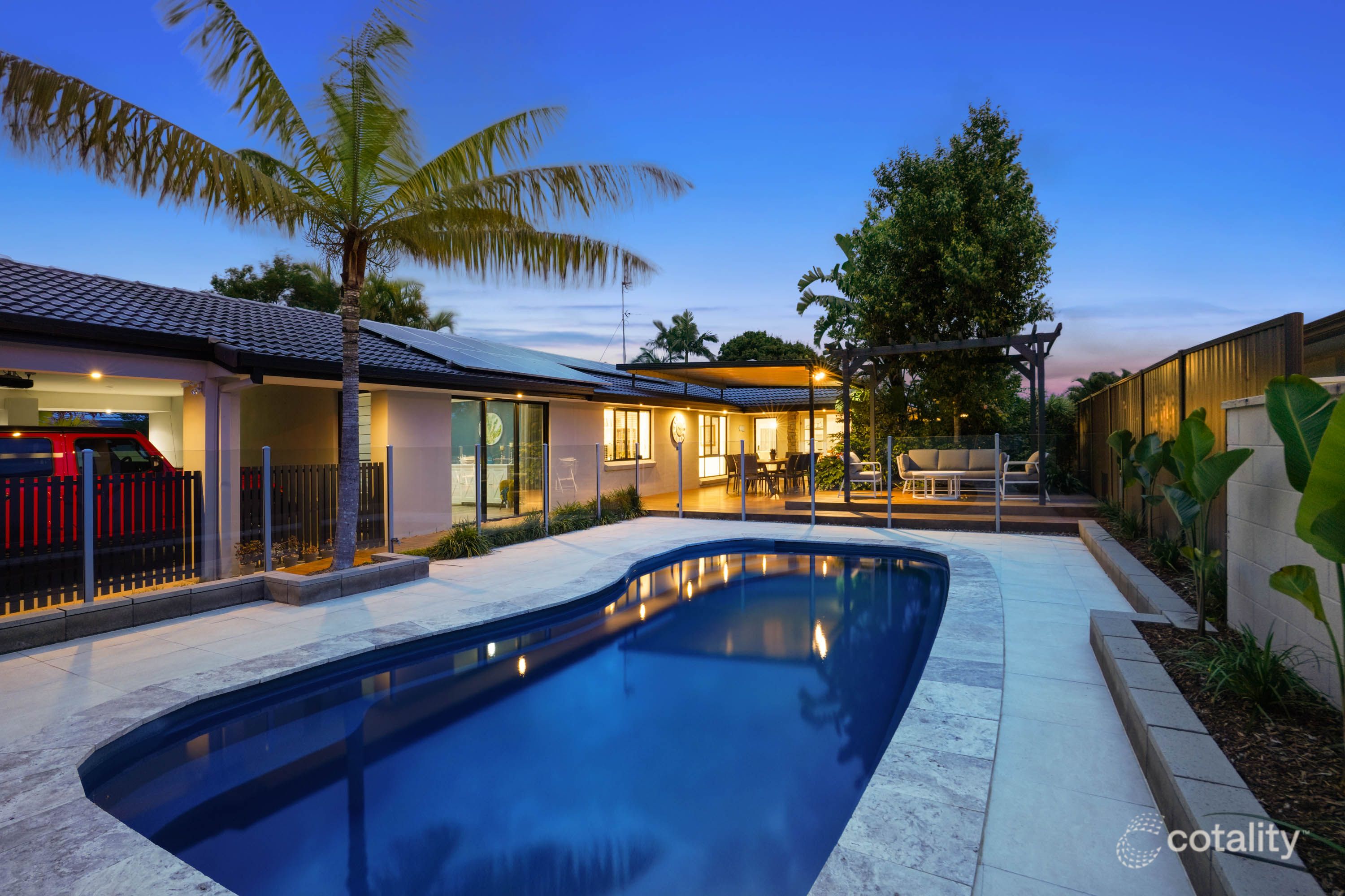 9 Mcilwraith Ave, Bundall, QLD 4217