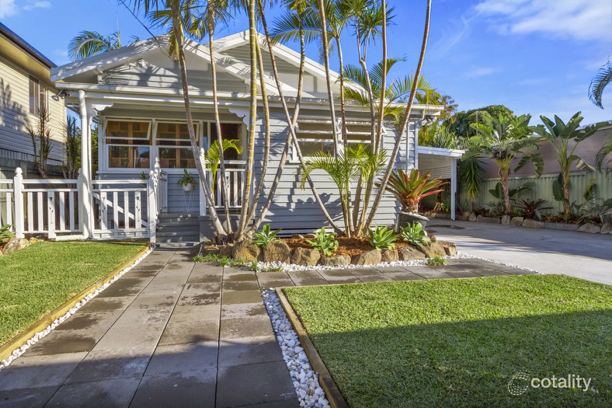 24 Clam St, Runaway Bay, QLD 4216