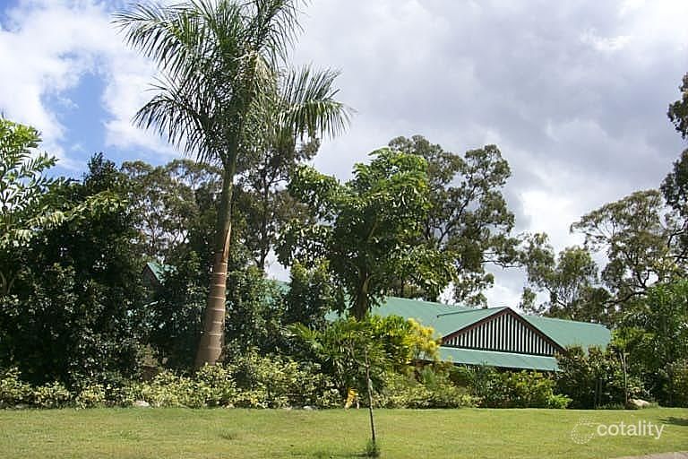 39 Tinarra Cres, Kenmore Hills, QLD 4069