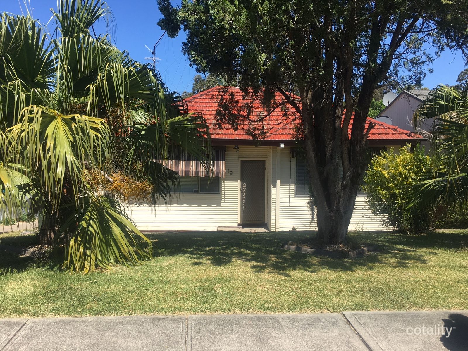 12 Davies Pde, Mount Hutton, NSW 2290