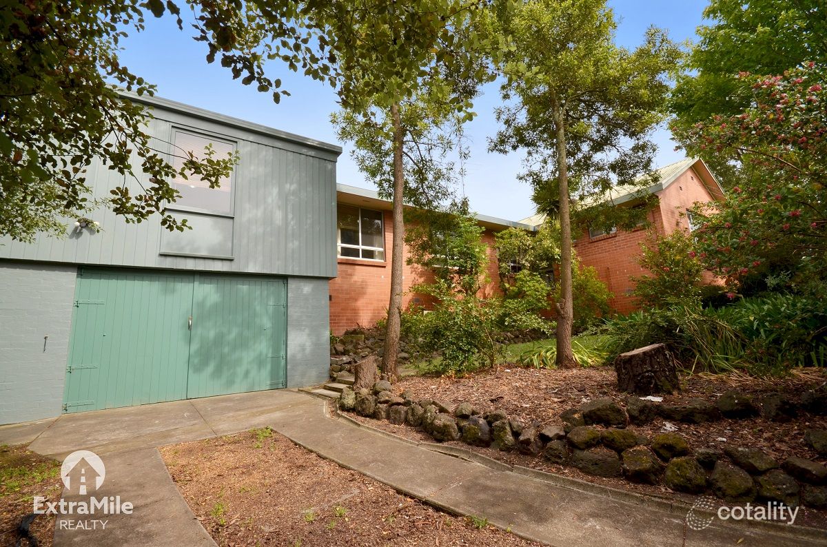 302 Lylia Ave, Mount Clear, VIC 3350