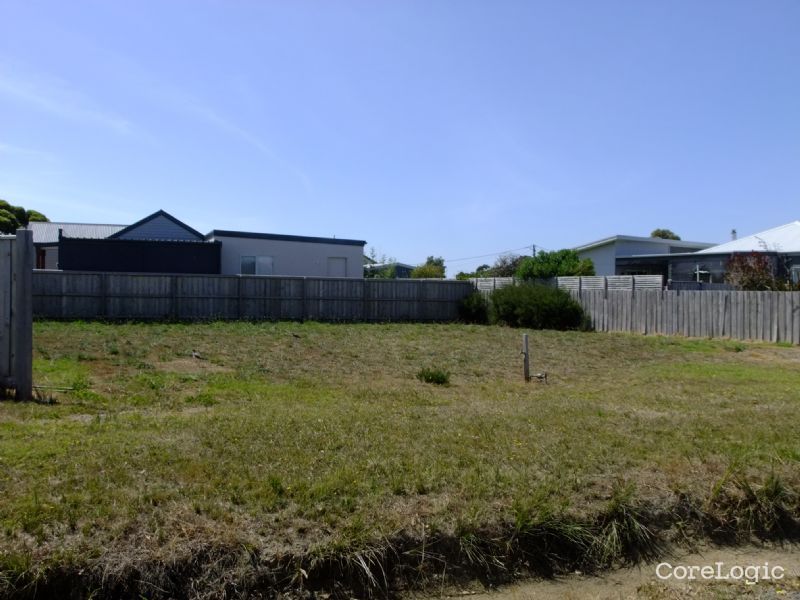 2 Malcalm Ave, Surf Beach, VIC 3922