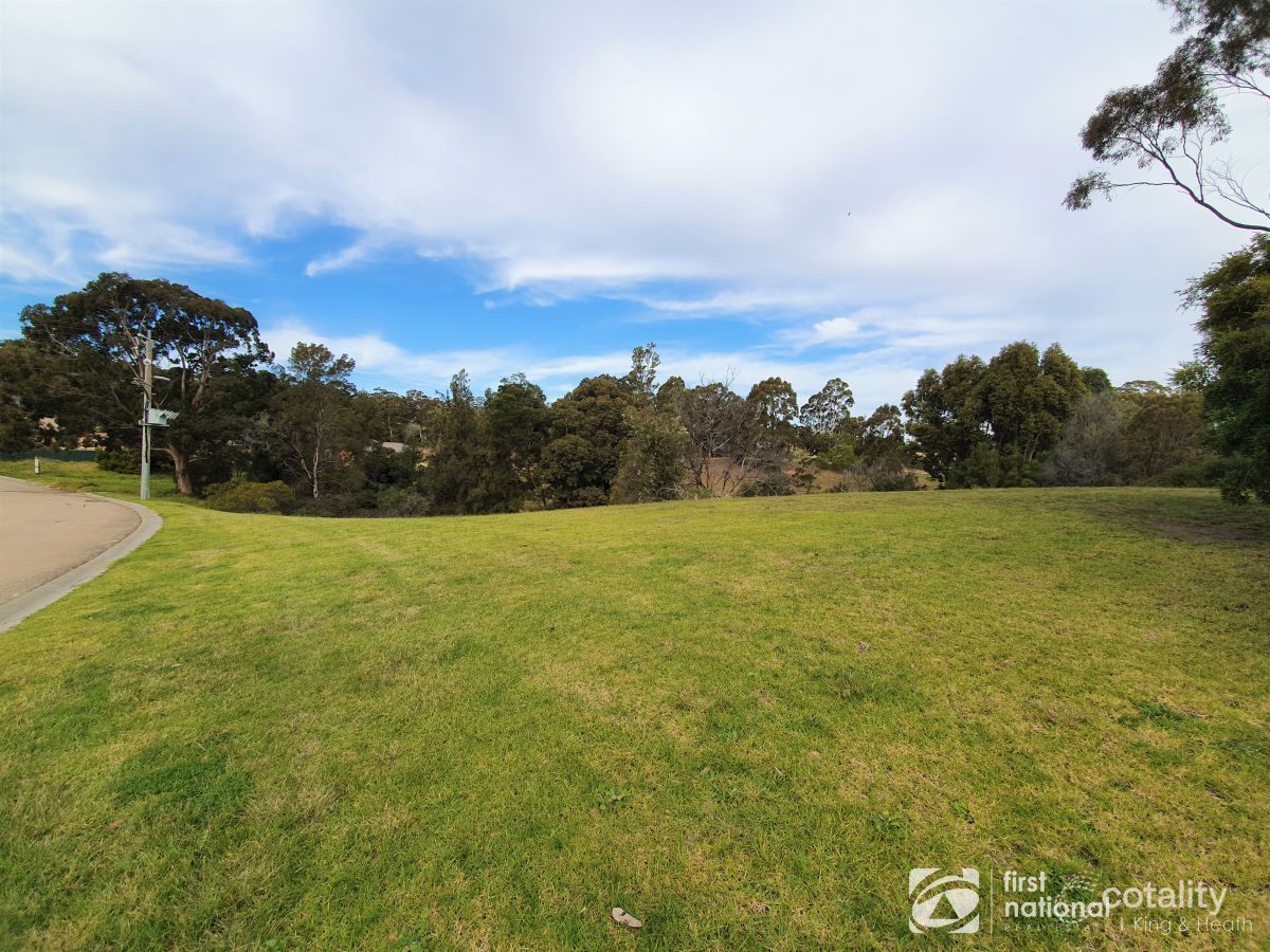 9 Kingscote Dr, Metung, VIC 3904