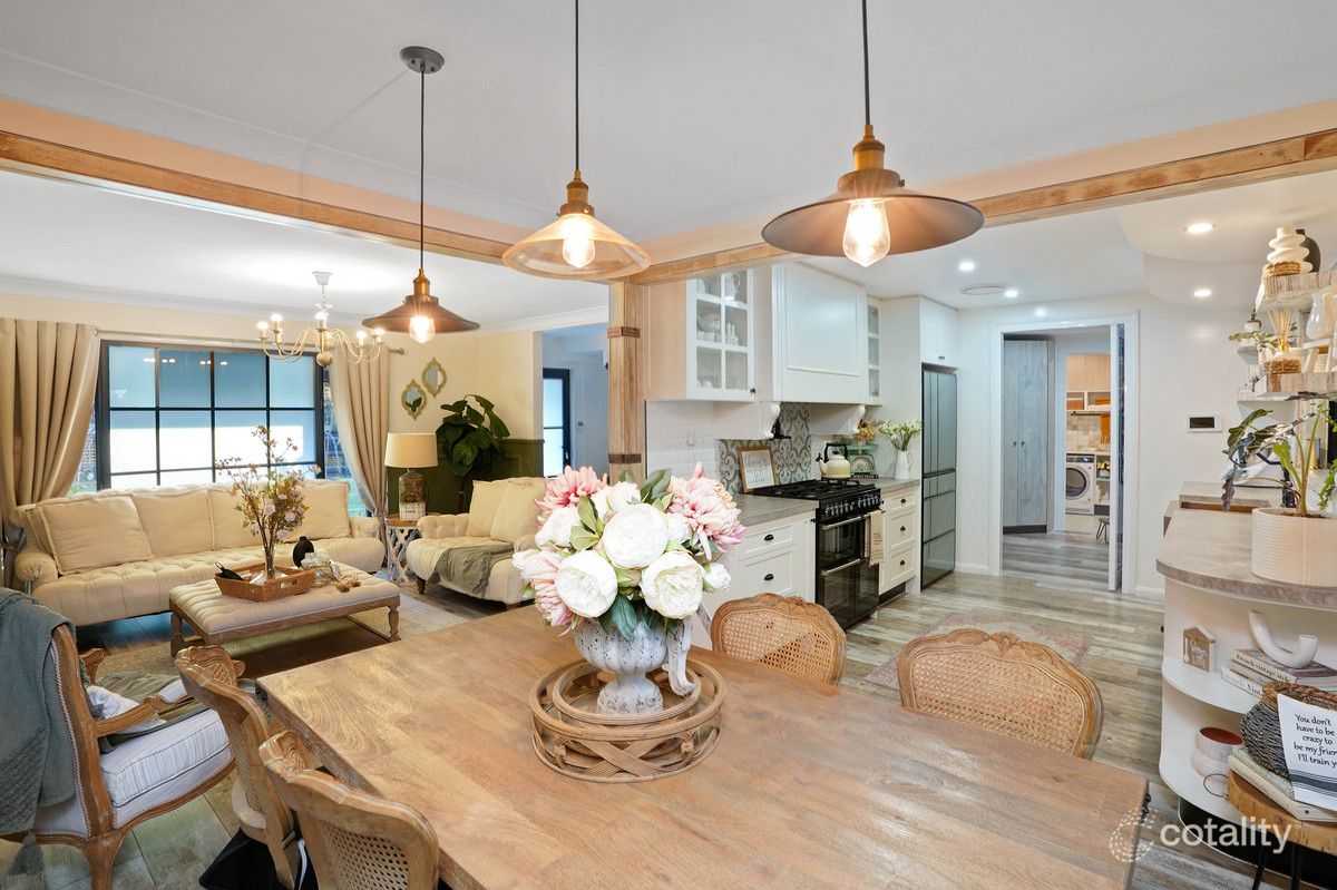 19 Gleneagles Pl, St Andrews, NSW 2566