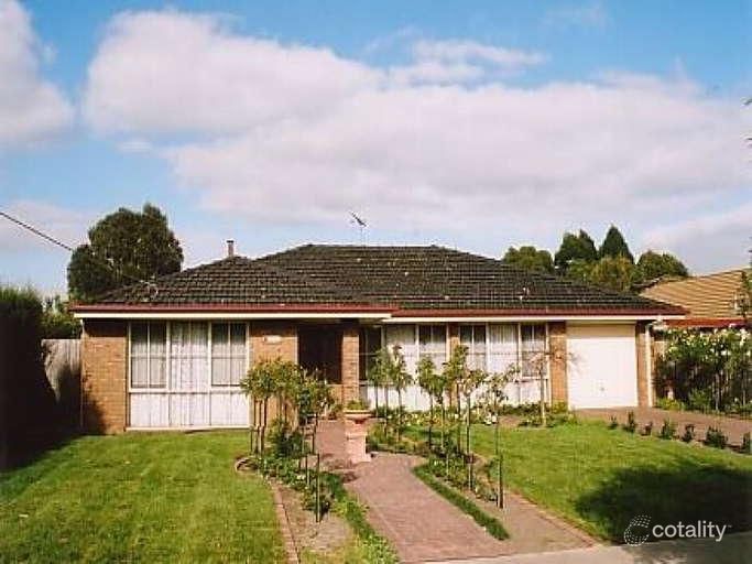 8 Guest Rd, Pakenham, VIC 3810