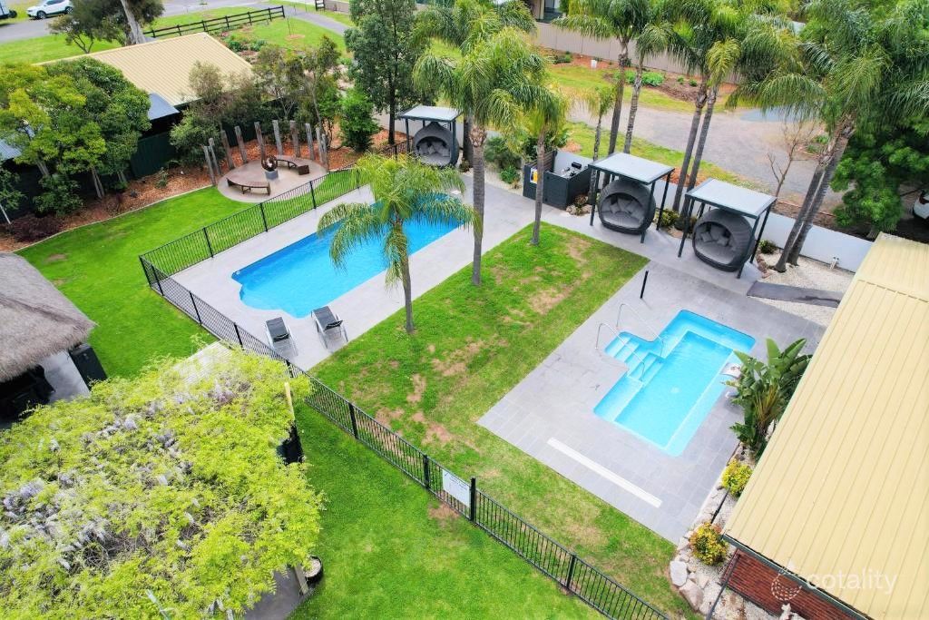 330 Honour Ave, Corowa, NSW 2646