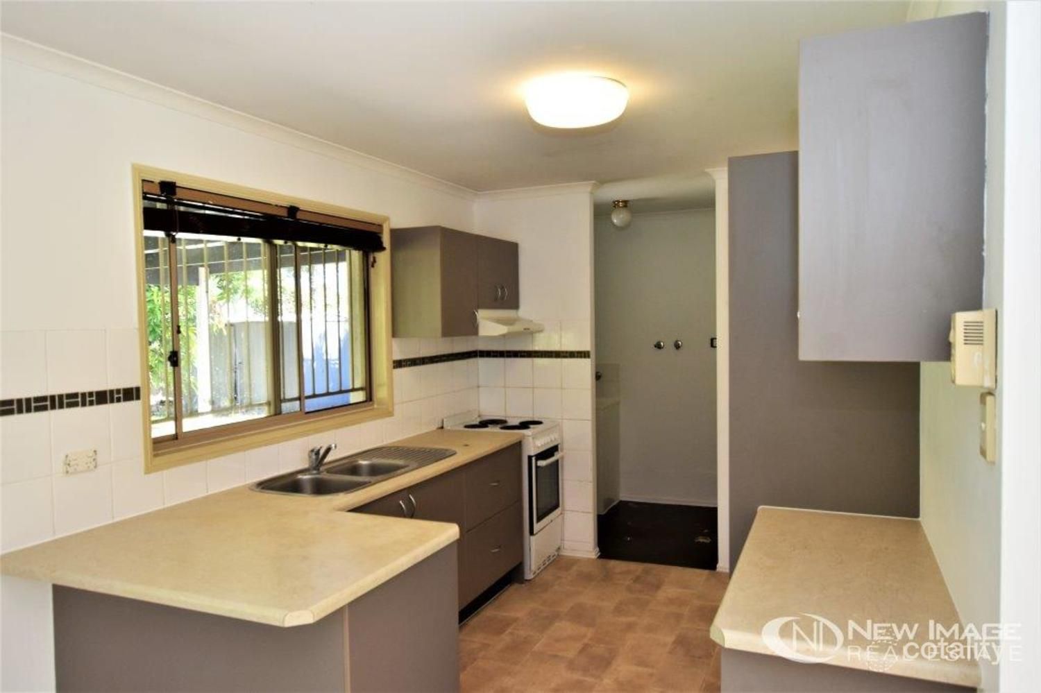 58 Barossa St, Kingston, QLD 4114