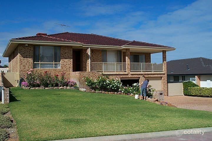 7 Arlington Loop, Coogee, WA 6166