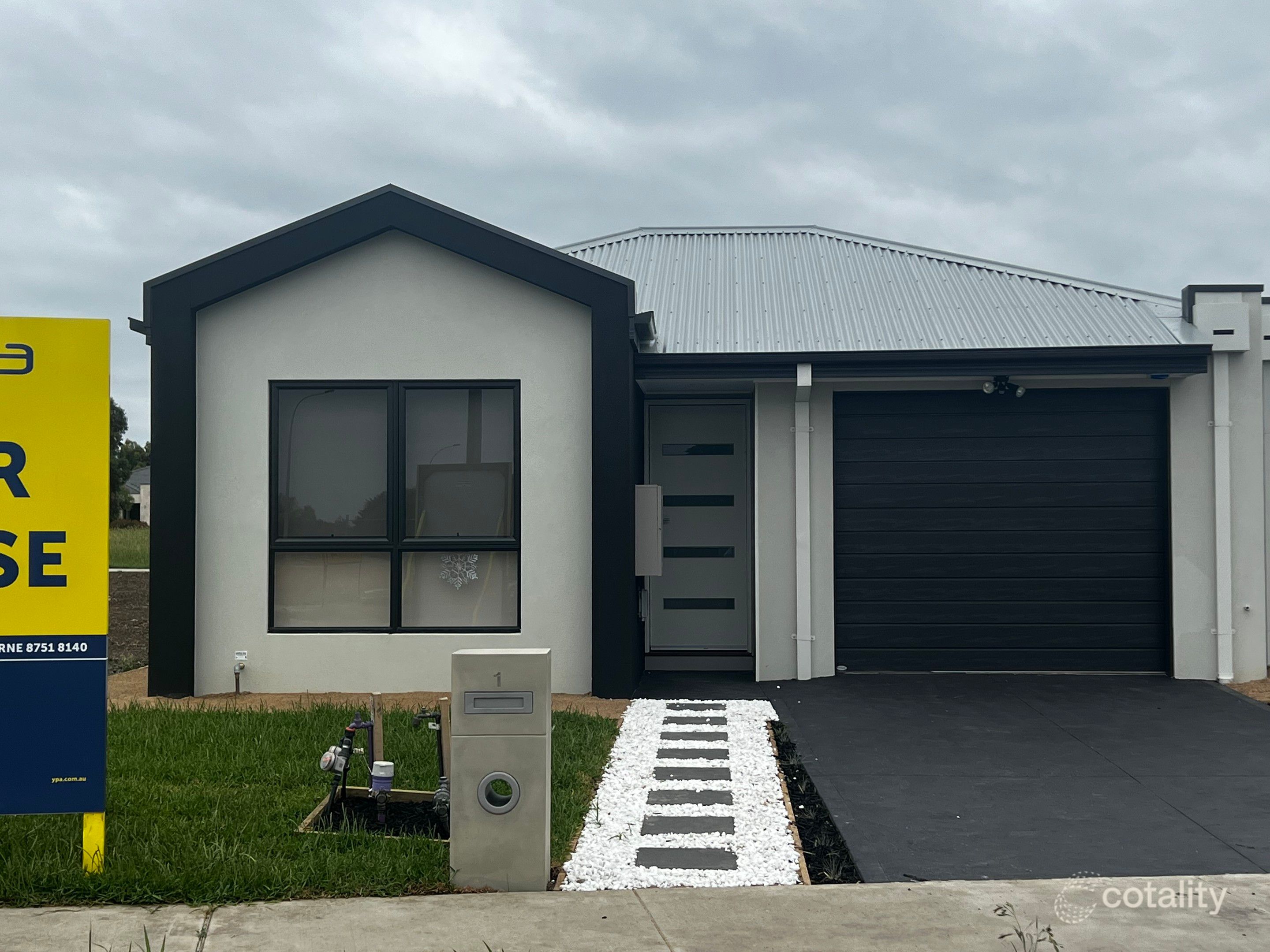 1 Redmill Tce, Cranbourne East, VIC 3977