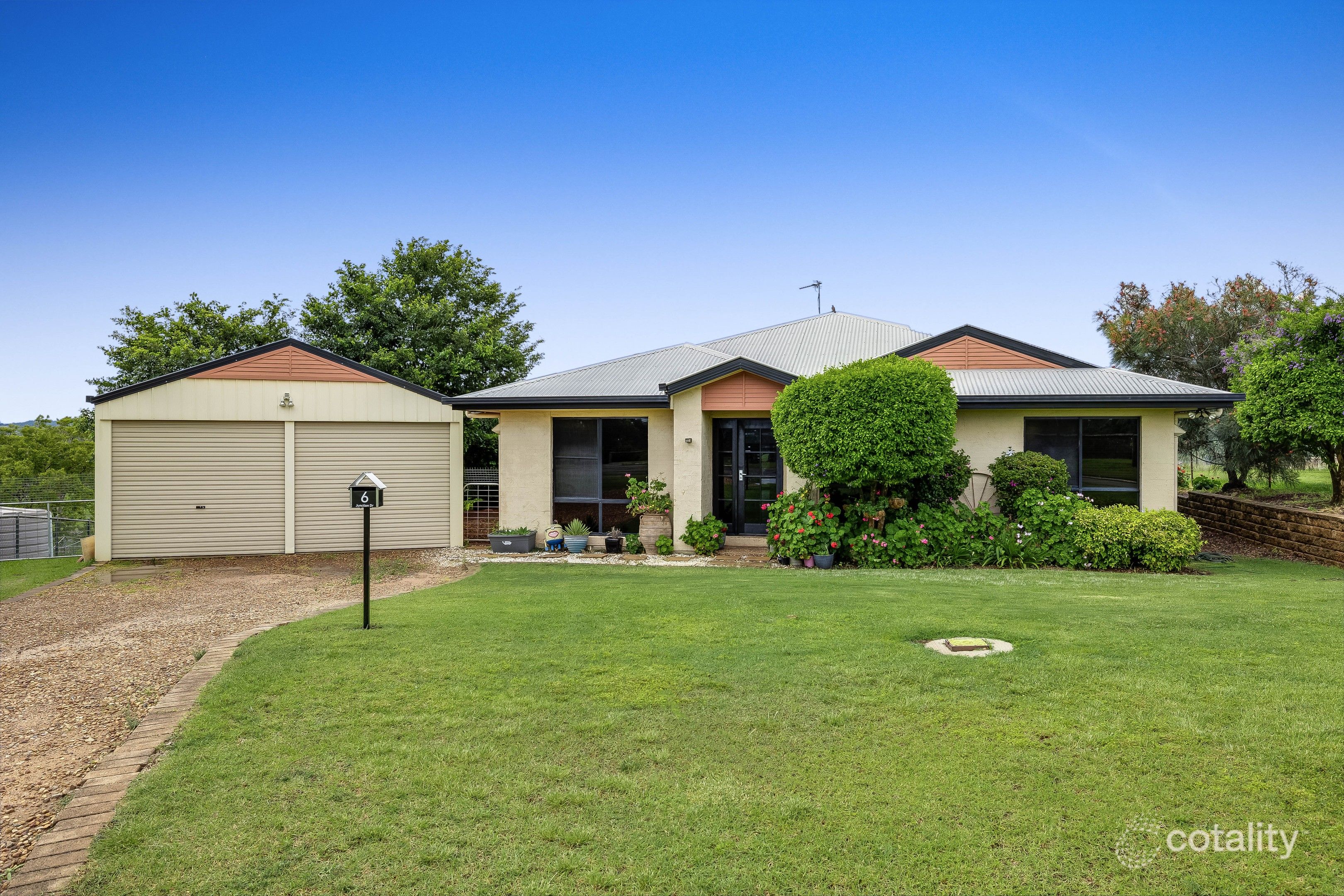 6 Junction Dr, Gowrie Junction, QLD 4352
