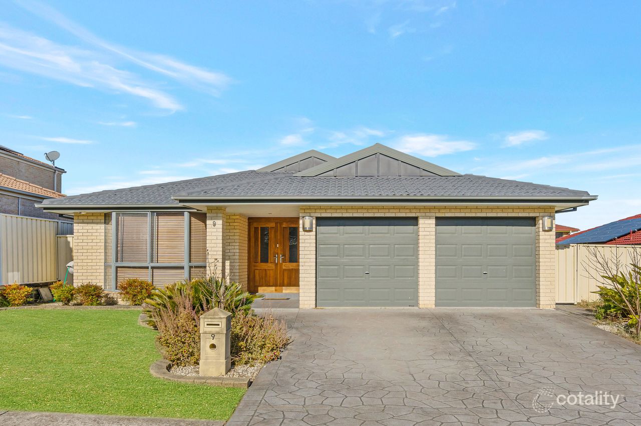 9 Howard Cl, Green Valley, NSW 2168