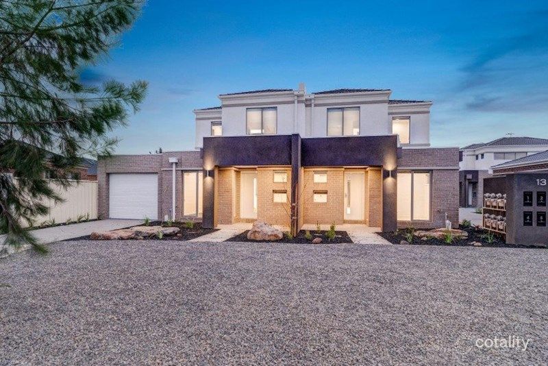 2/13 Fishburn Gr, Harkness, VIC 3337