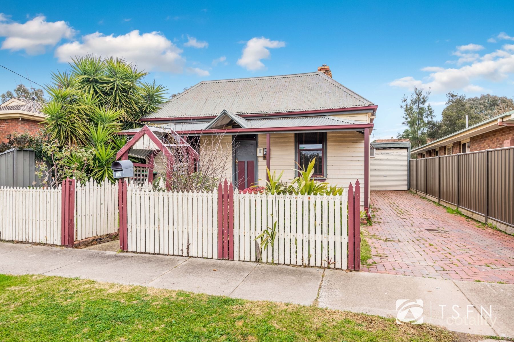 13 Prouses Rd, North Bendigo, VIC 3550