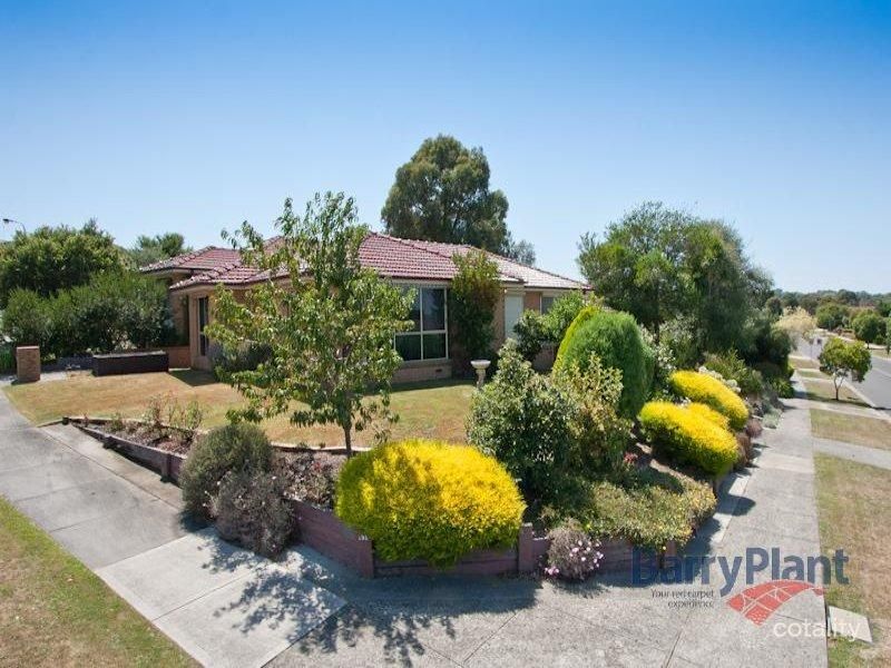 9 Heard Cl, Berwick, VIC 3806