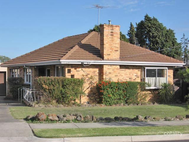 8 Charles Ave, Springvale, VIC 3171