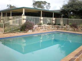 68-70 Merluna Rd, Park Ridge South, QLD 4125