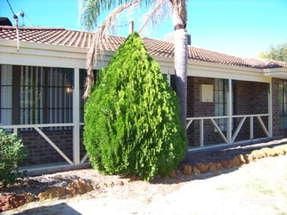 4 Montrose Cir, Camillo, WA 6111