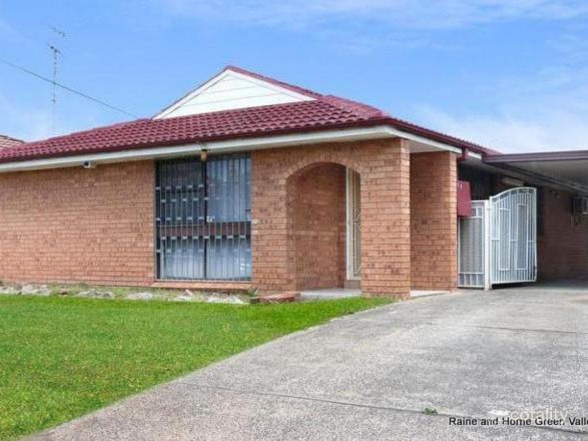 105 St Johns Rd, Green Valley, NSW 2168