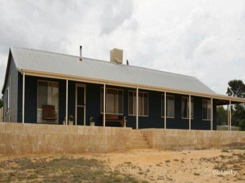 5 Hewett Rd, Wongan Hills, WA 6603