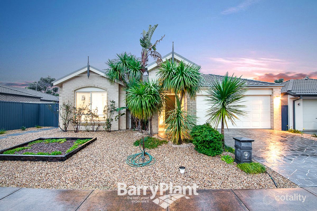 9 Scarlet Cres, Pakenham, VIC 3810