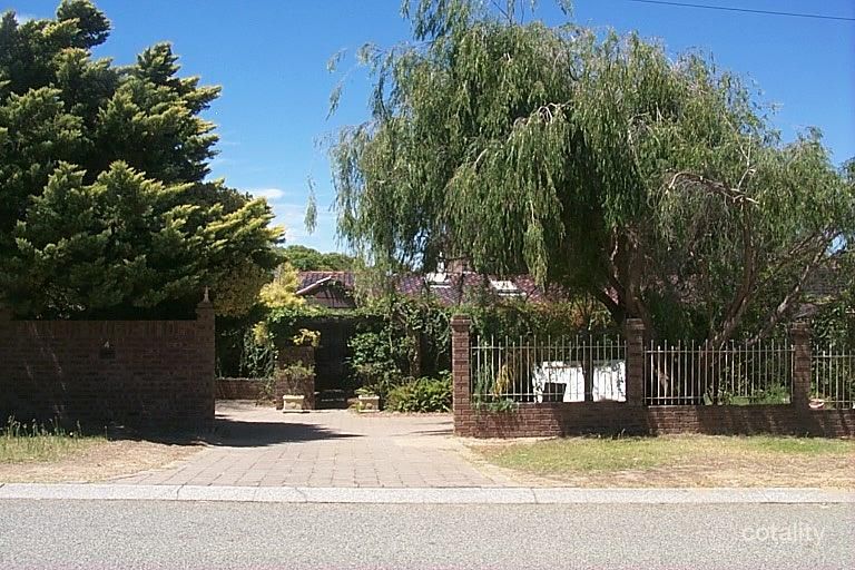 4 Grasmere Ave, City Beach, WA 6015