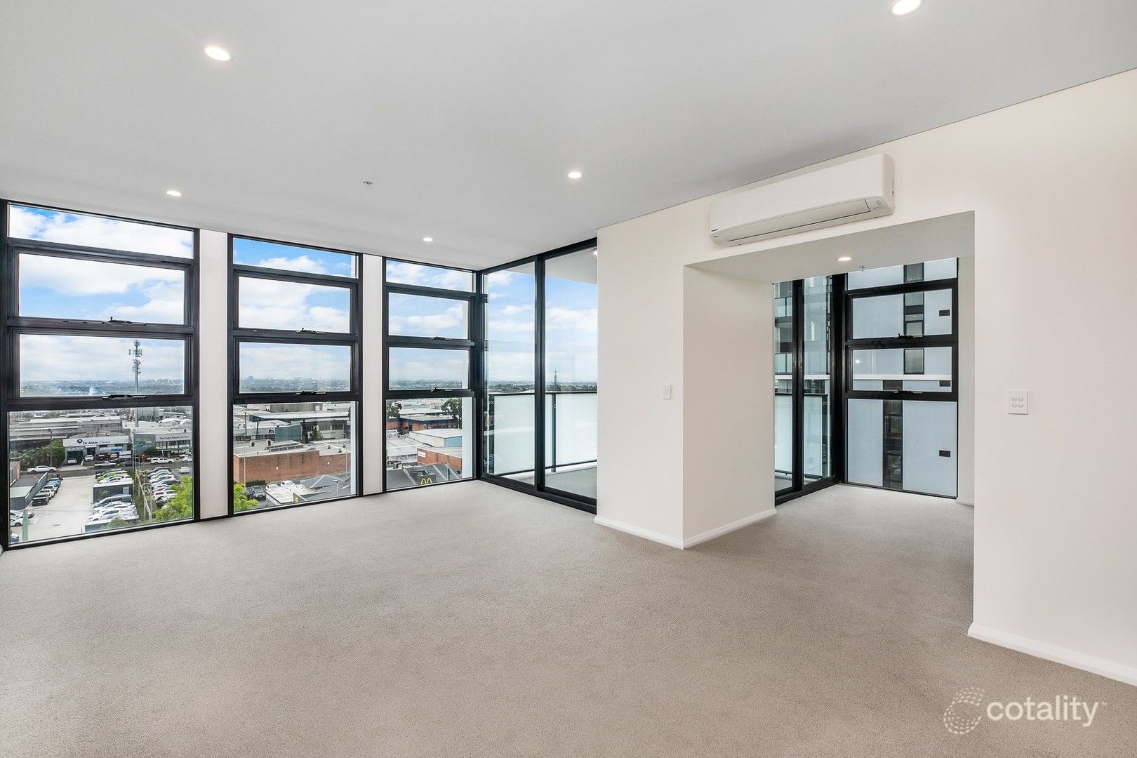 511/7 Village Pl, Kirrawee, NSW 2232