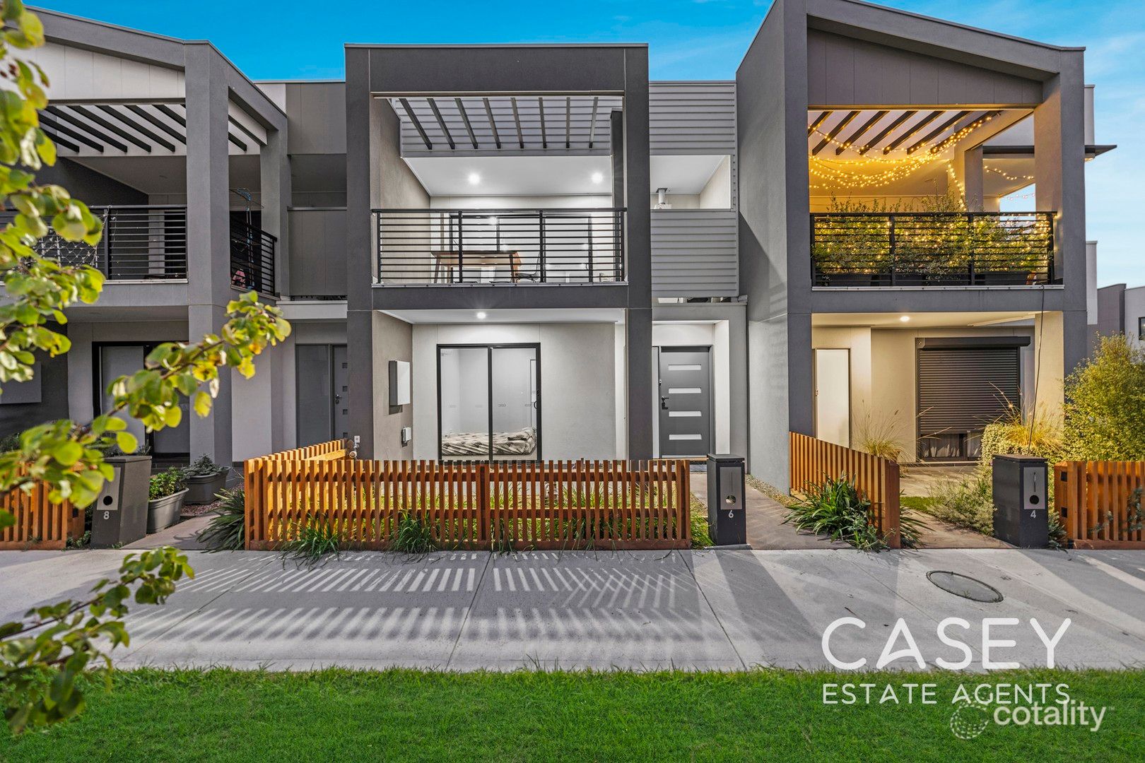 6 Lumeah Dr, Cranbourne West, VIC 3977