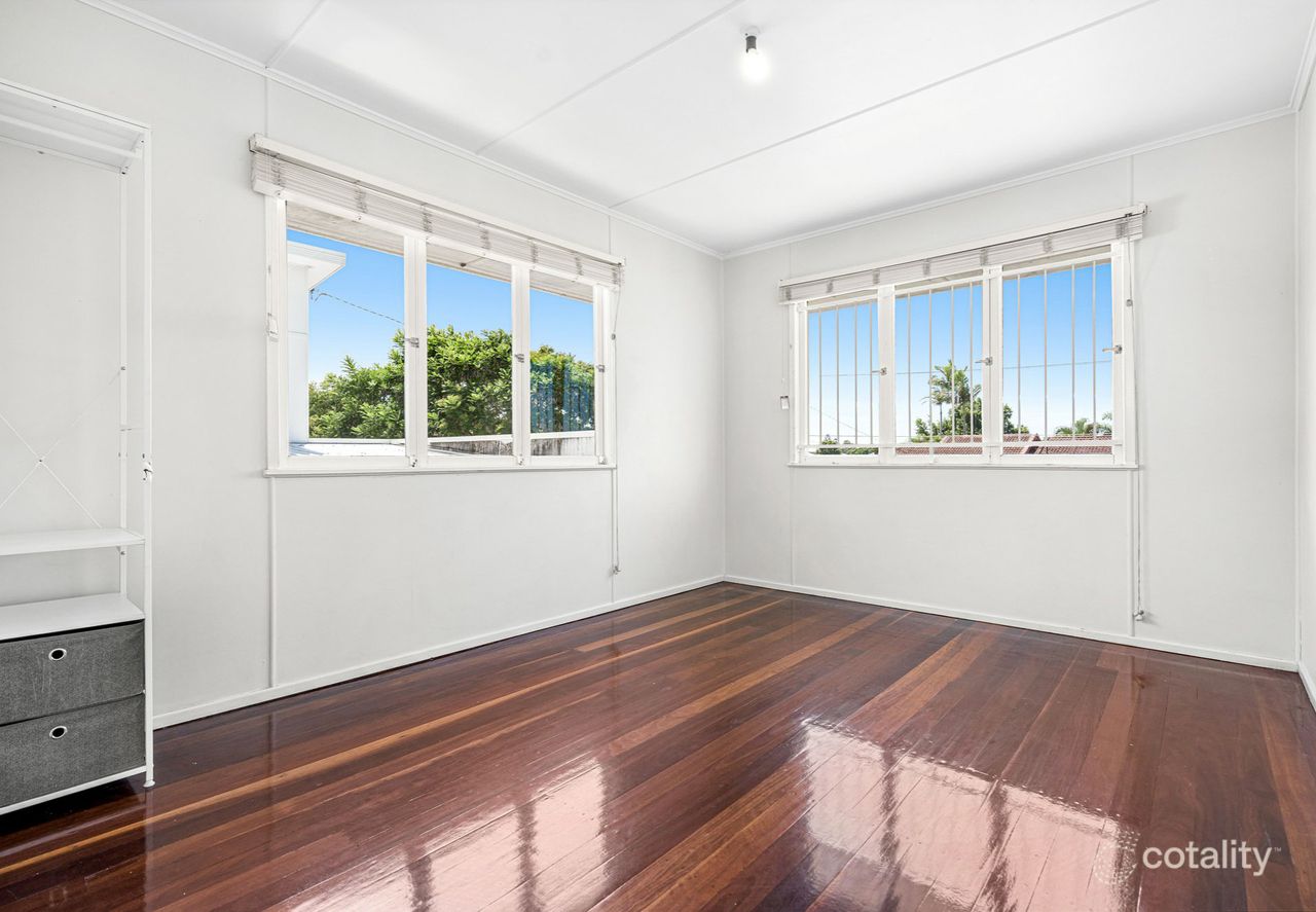 20 Meyrick St, Cannon Hill, QLD 4170