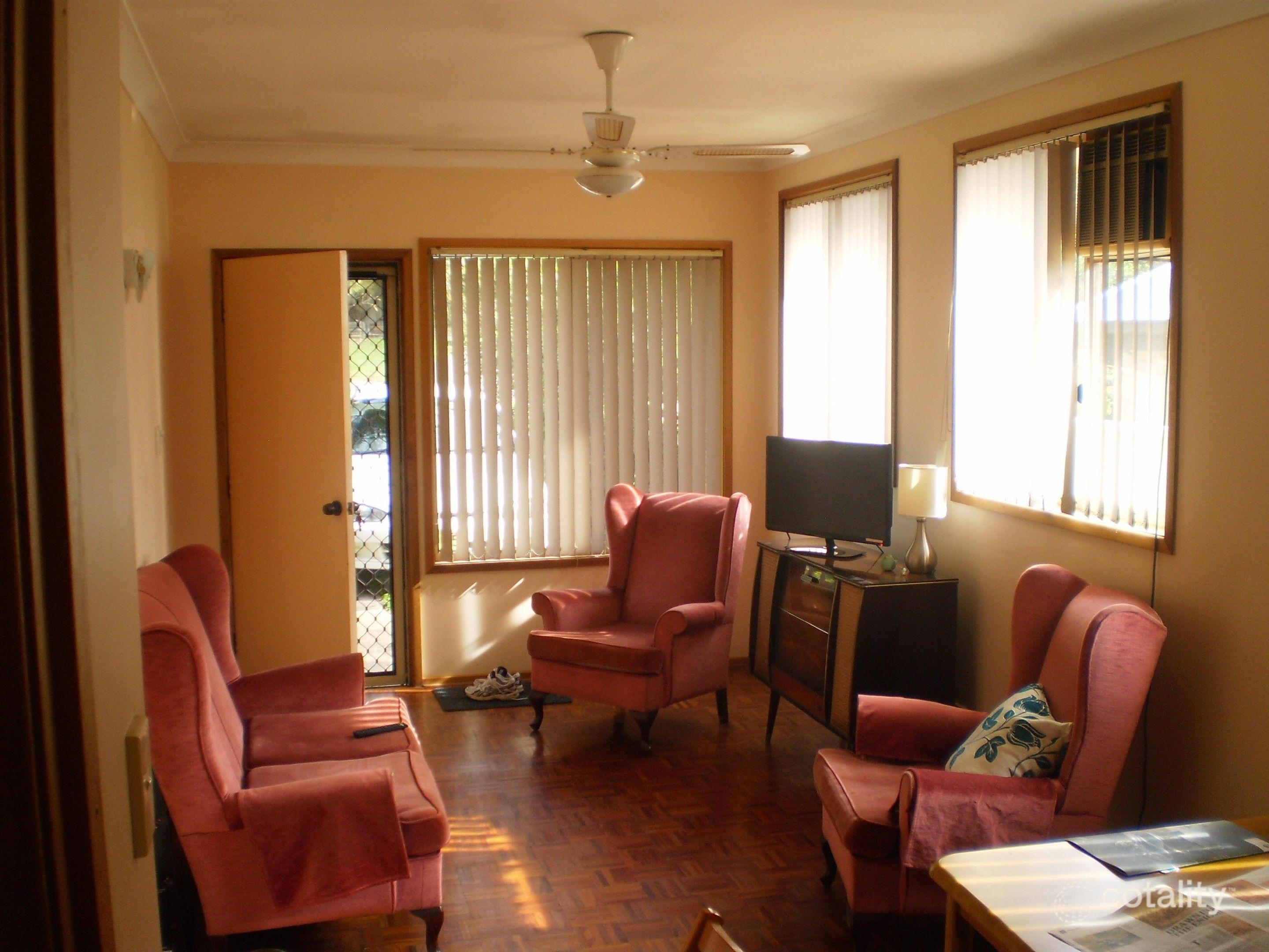 22 Woodport Cl, Green Point, NSW 2251