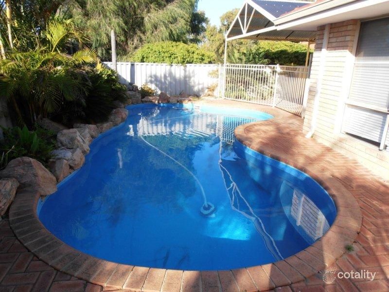 30 Citrine Gdns, Forrestfield, WA 6058