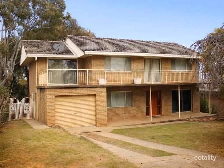 37 Macassar St, Cowra, NSW 2794