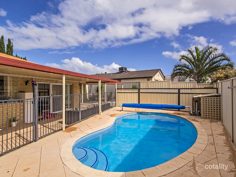 102 Nottingham Pkwy, Orelia, WA 6167