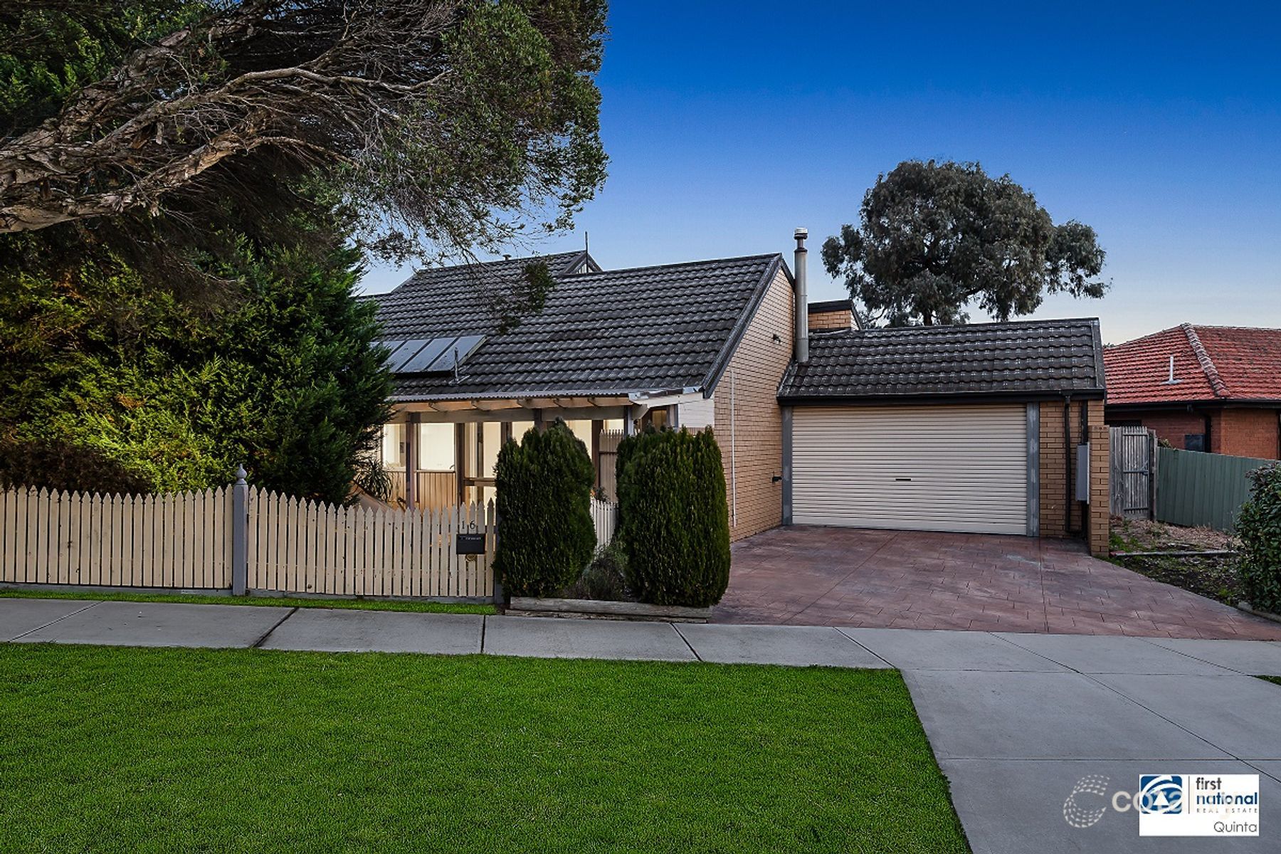 16 Hughes Cl, Endeavour Hills, VIC 3802
