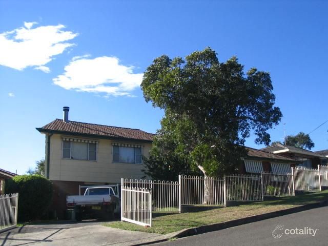 4 Devitt Ave, Mount Warrigal, NSW 2528