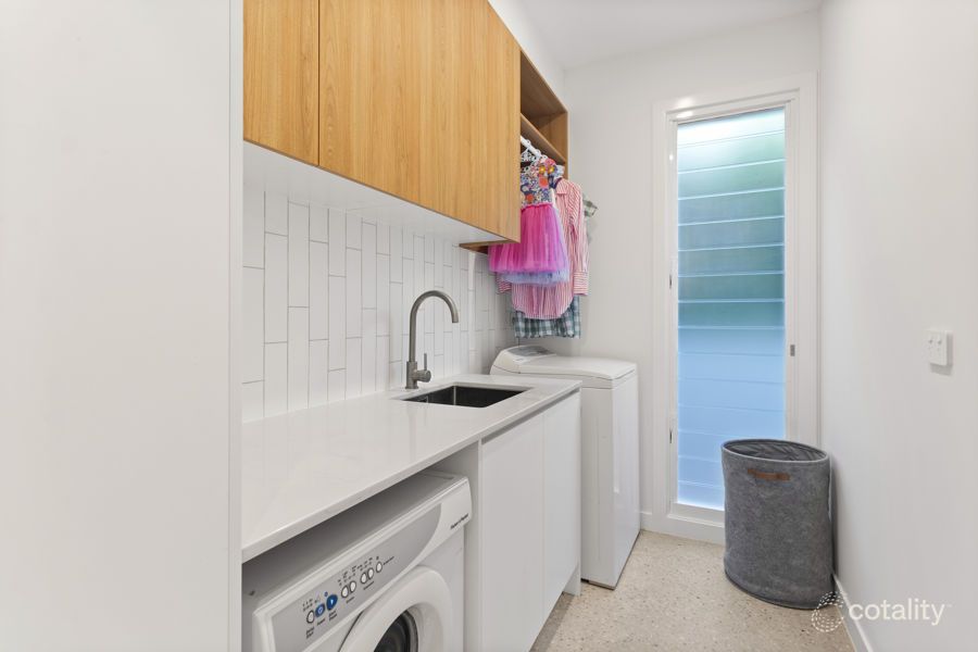 10 West St, Coorparoo, QLD 4151