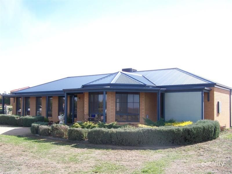 49 Stuartfield Ave, Romsey, VIC 3434