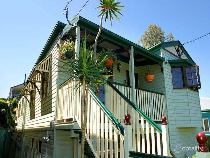 16 Brown Pde, Ashgrove, QLD 4060