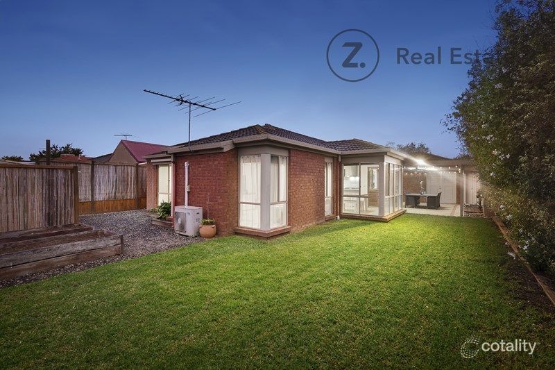 11 Mockridge Ave, Burnside, VIC 3023