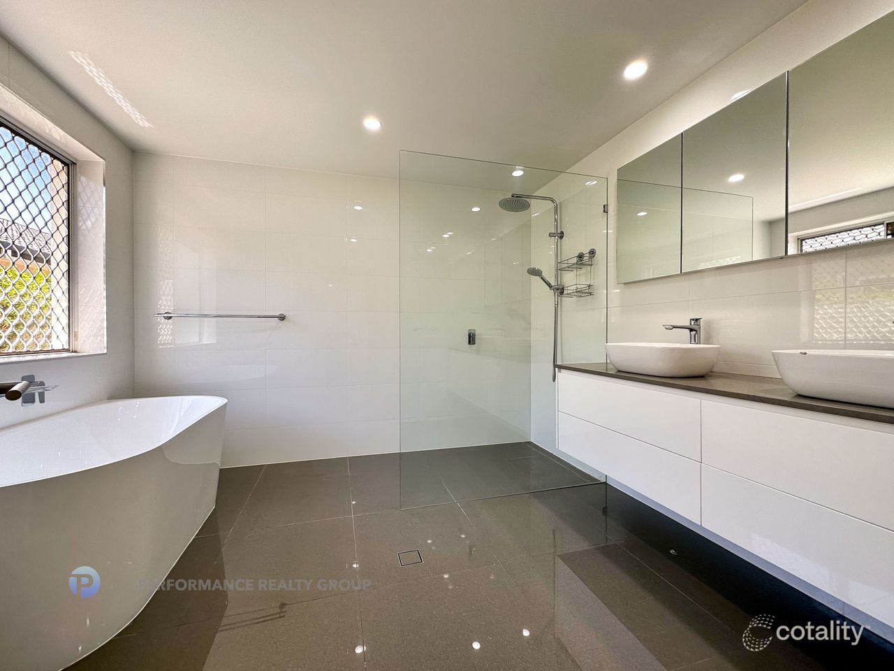 5 Cheval Ct, Benowa, QLD 4217