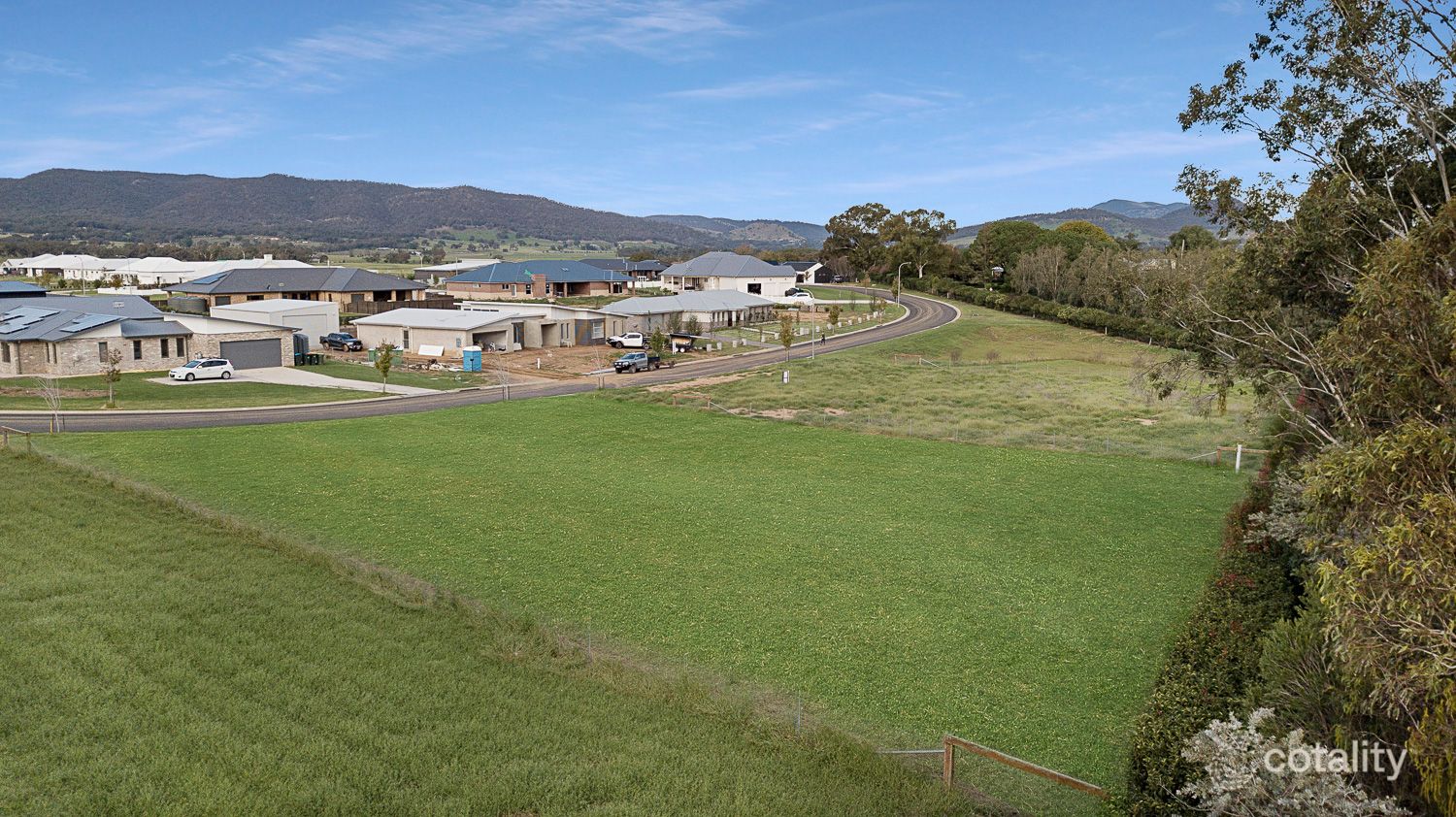 10 Butler Cir, Bombira, NSW 2850