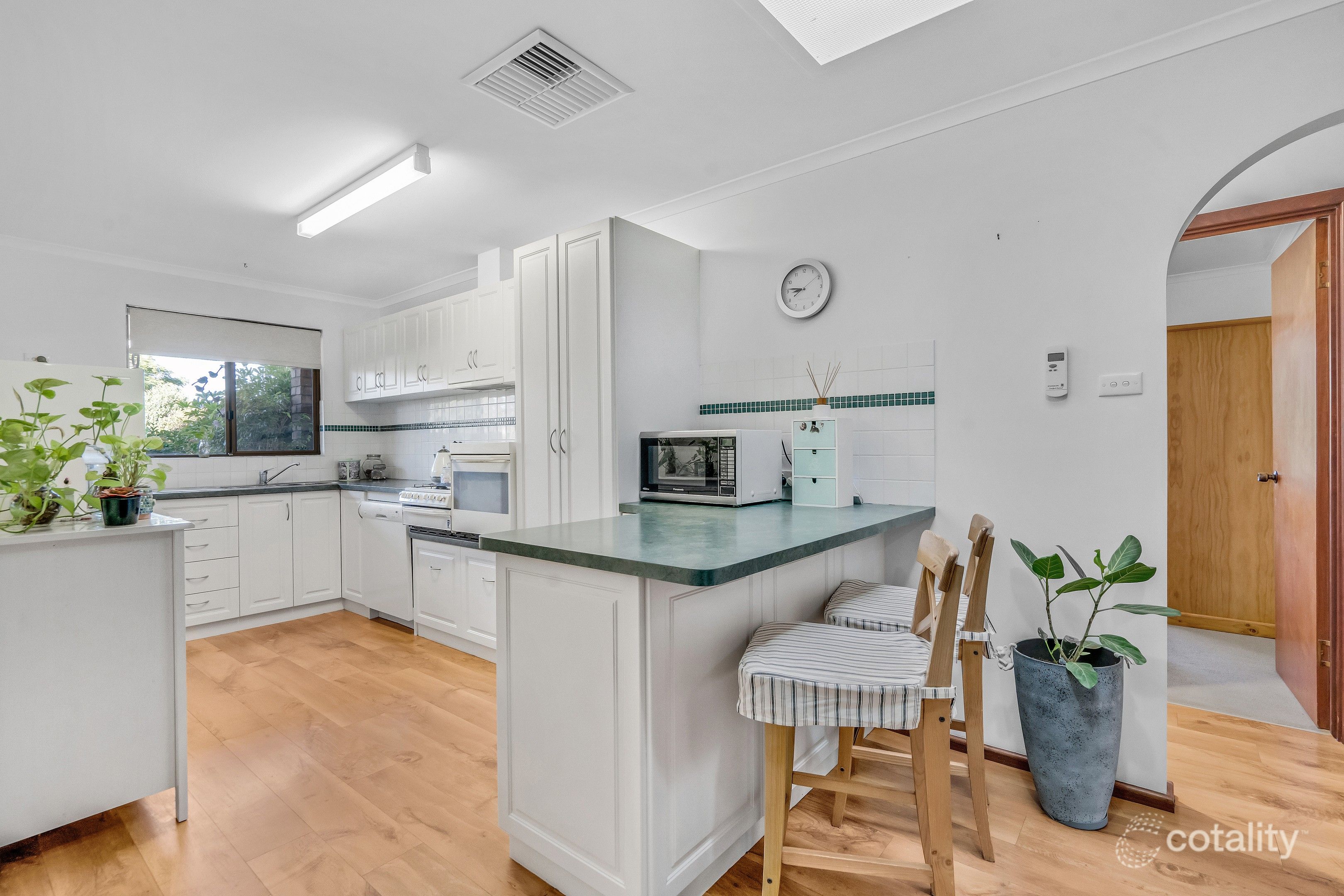 5 Jarvie Cres, Usher, WA 6230
