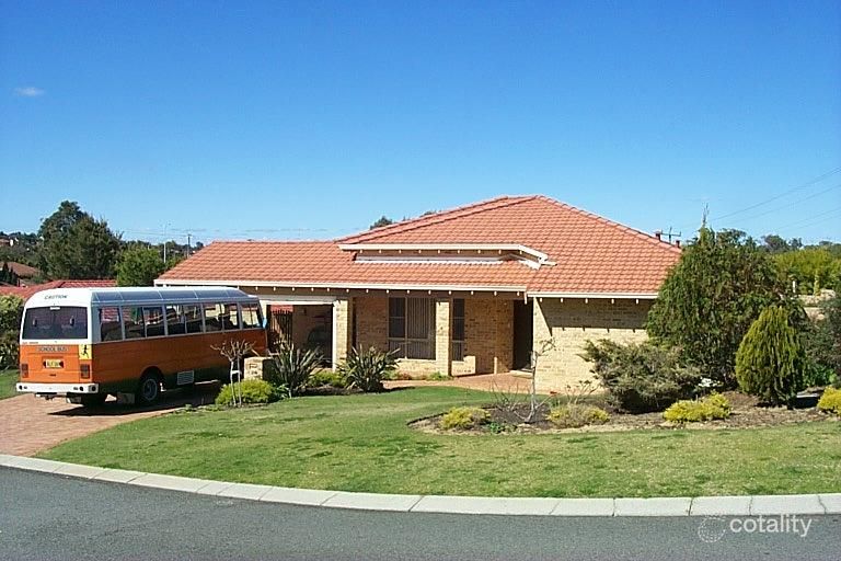 1 Sandstone Pl, Marmion, WA 6020