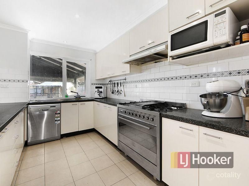 35 George Knox Dr, Rowville, VIC 3178