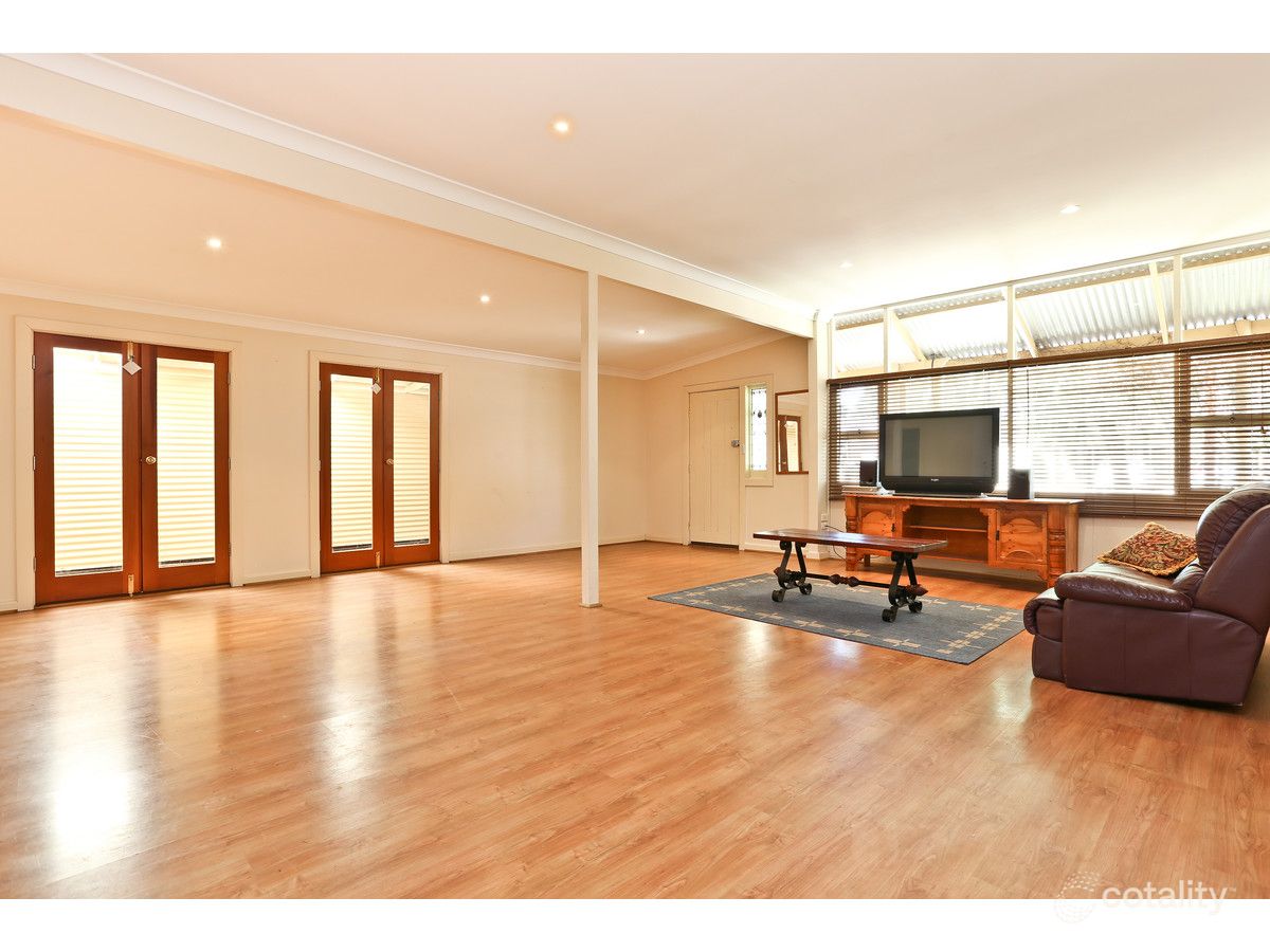 11 Clansman Ave, Windsor Gardens, SA 5087