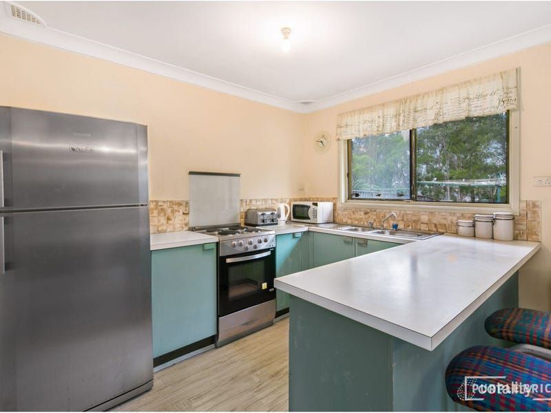 20 Raphael St, Greenfield Park, NSW 2176