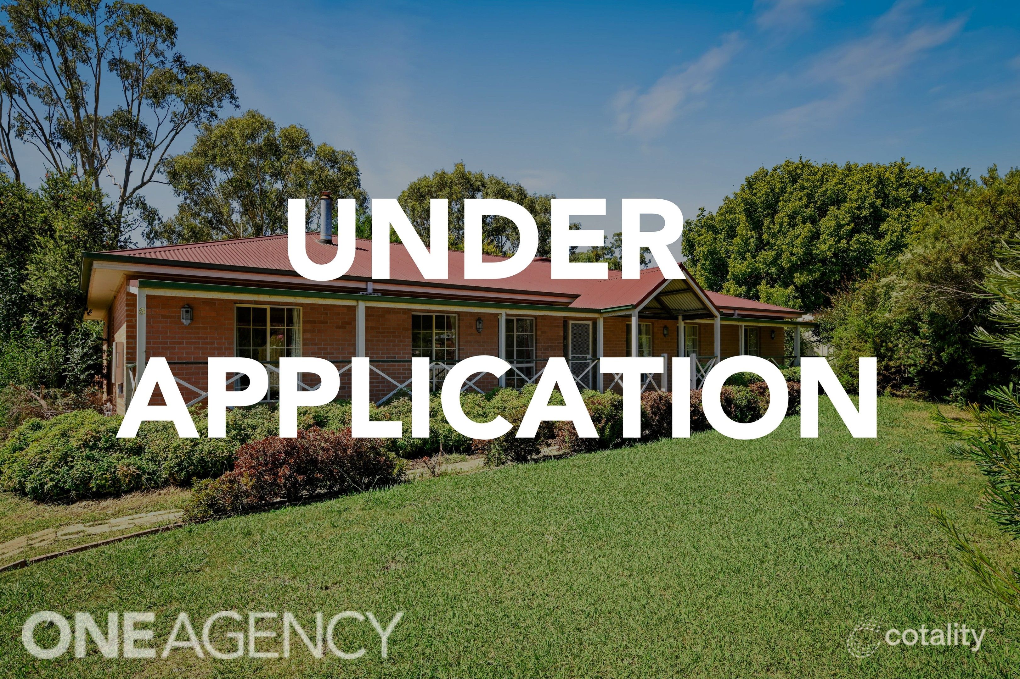 5 Emily Cl, Tangambalanga, VIC 3691